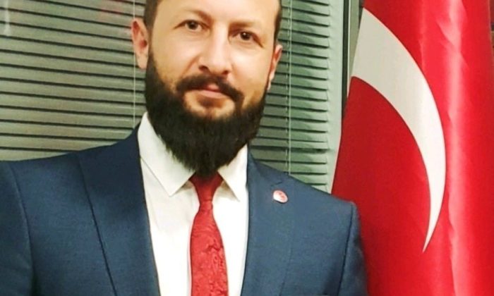 Öğretim üyesine tepkiler çığ gibi büyüyor