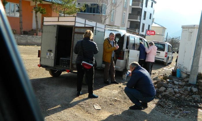 Posof esnafının müşterisi Gürcüler oldu