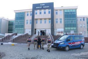 Kars’ta JASAT firari hırsızı yakaladı 1 AW790367 01