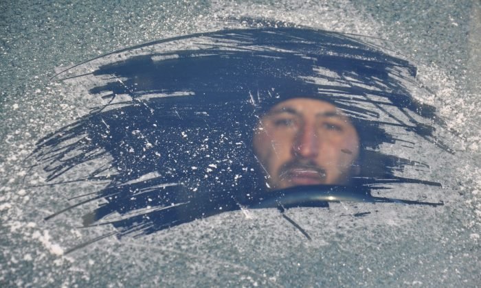 Kars buz kesti: Termometreler eksi 15’i gösterdi