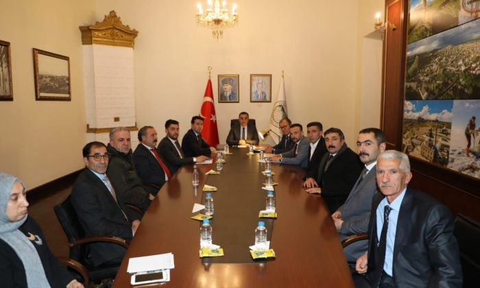 Vali Öksüz, Muhtarlarla Buluştu