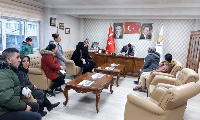 Başkan Çalkın, vatandaşların sorunlarını dinliyor