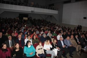 Kars’ta Türk Müziği Korosu dinletisi yoğun ilgi gördü 2 AW808297 02
