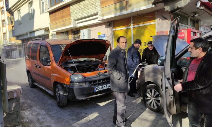 Ardahan’da Sibirya soğukları, araçlar çalışmadı