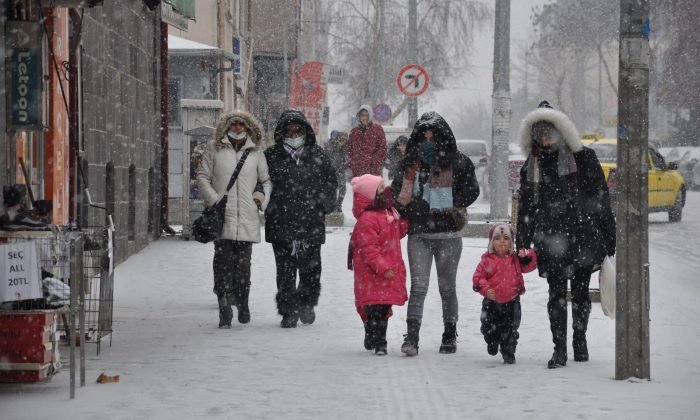 Meteoroloji Uyarmıştı, Kars’ta Kar Yağışı Başladı