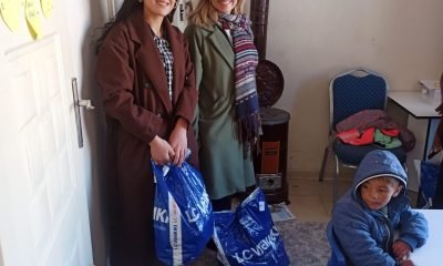 Çocukları sevindirmek için köy köy geziyorlar
