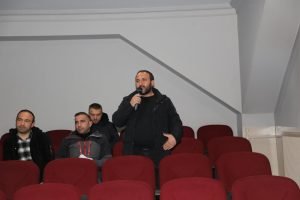 Kars Valisi Türker Öksüz, eğitim öğretim güvenlik toplantısında konuştu 2 AW819424 03