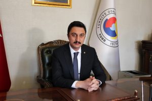 Alibeyoğlu kendi firmasından depremzedeler 1 tır yardımda bulundu 1 AW822484 01