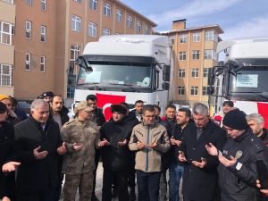 Kağızman’dan 2 tır deprem bölgesine yola çıktı 3 AW823649 03