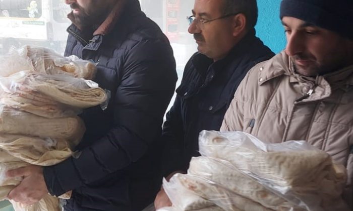 Ağrı’da tandırlar depremzedeler için yakıldı