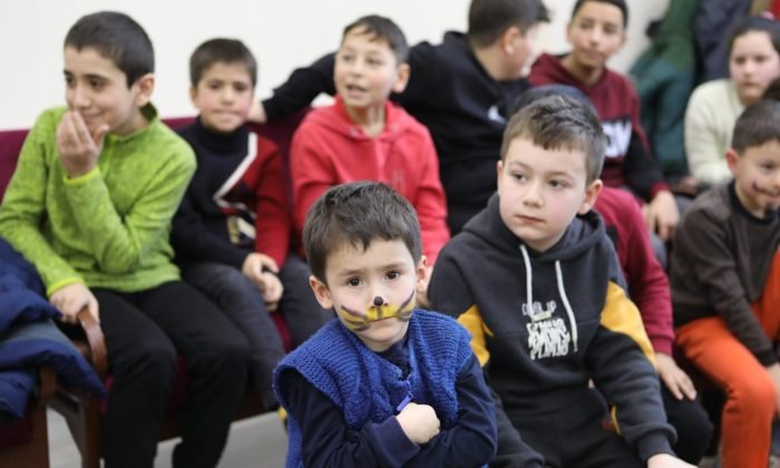 Kars Ehlibeyt Derneği’nden çocuklara moral programı
