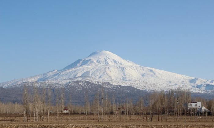 Ağrı Dağı’ndan kartpostallık görüntü