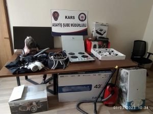 AW840606 03