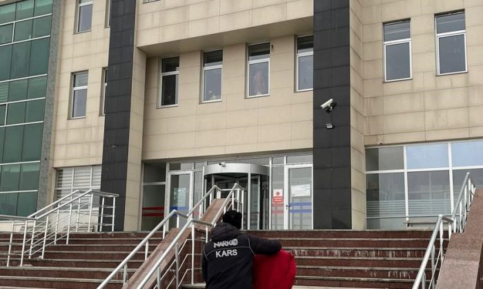 İran uyruklu şahsın mide ve bağırsaklarından uyuşturucu çıktı