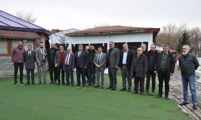 Kars’ta altılı masanın il başkanları basınla buluştu