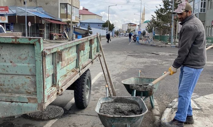 Selim Belediyesi yol çalışmalarına başladı