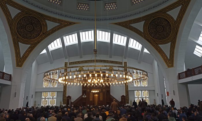 Ağrı’da iyilik sofrası kuruldu