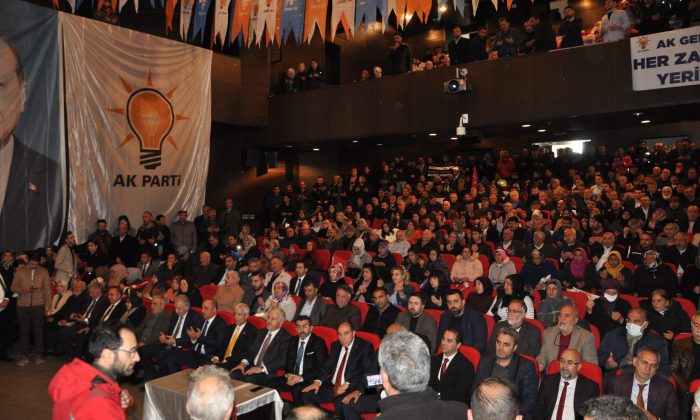 Kars’ta AK Parti gövde gösterisi yaptı