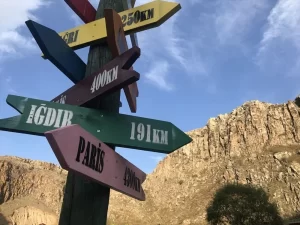 Kars ilinin tarihi ve kültürel miraslarıyla dolu ilçelerinden biri olan Akyaka, Doğu Anadolu Bölgesi’nde yer almaktadır.